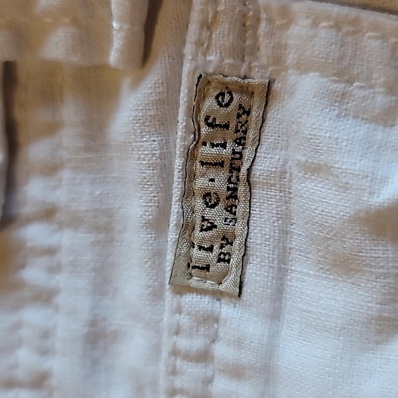 Adorable Ivory Cargo Shorts (NWOT) - Picture 3 of 10